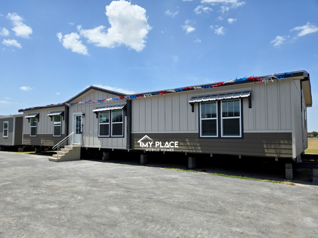 Iron Peak double wide mobile home for sale in the Rio Grande Valley